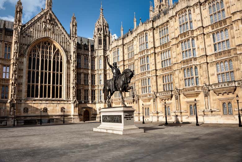 Statue de Richard Iᵉʳ d'Angleterre au Palais de Westminster