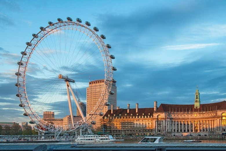 London Eye au coucher de soleil