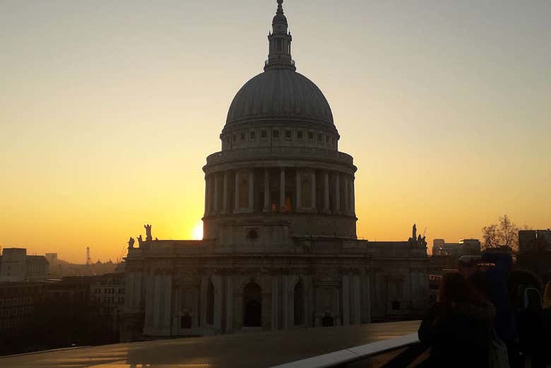 Coucher de soleil sur la cathédrale Saint-Paul