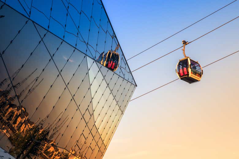 Téléphérique de Londres au coucher de soleil